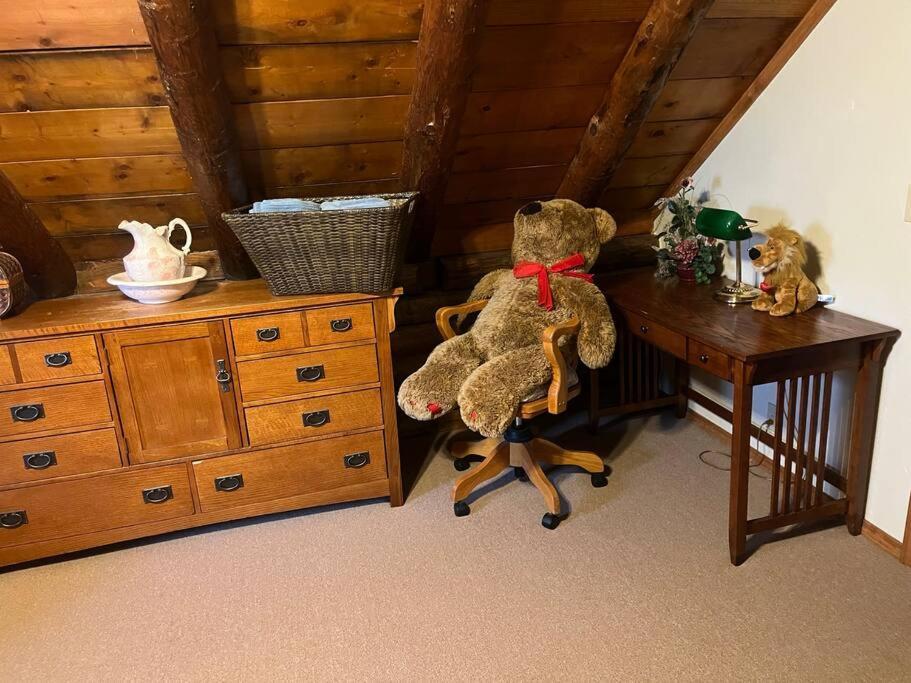 Acorn Resort A Unique Retreat Cabin, 13 Acres Land Bloomington Extérieur photo
