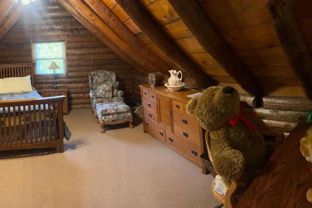 Acorn Resort A Unique Retreat Cabin, 13 Acres Land Bloomington Extérieur photo
